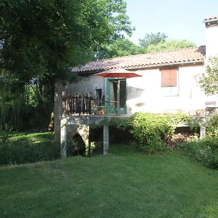 Ancien Moulin A Eau Sur La Seugne Apartament