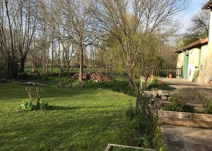 Ancien Moulin A Eau Sur La Seugne